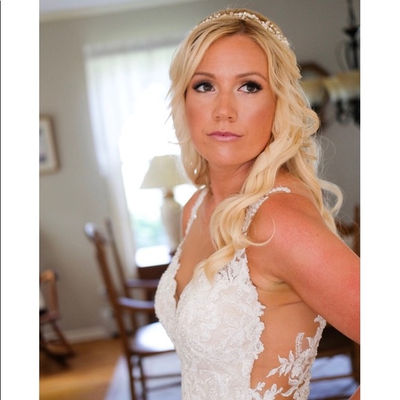 Martina Liana 967 wedding gown purchased in 2018. - Picture 4 of 5